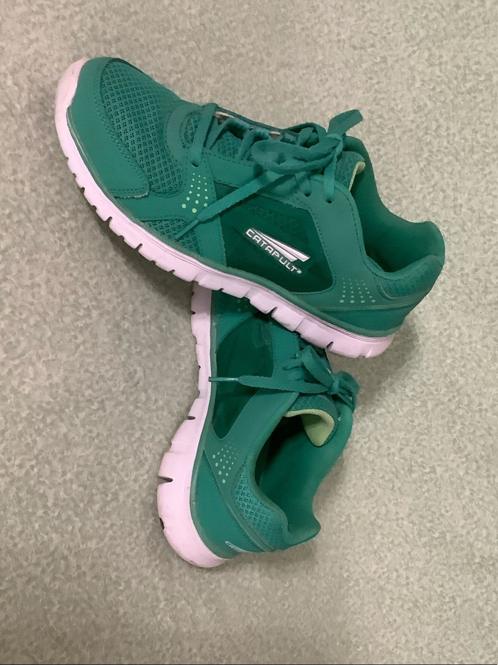 Catapult Women's Green Athletic Sneakers with Lightweight Support - Size 8.5